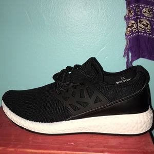 BRAND NEW FASHIONNOVA SNEAKERS